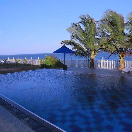Peacock Beach Hotel ฮัมบานโตตา ภายนอก รูปภาพ