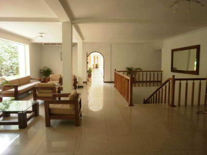Peacock Beach Hotel ฮัมบานโตตา ภายนอก รูปภาพ