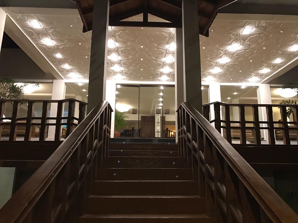 Peacock Beach Hotel ฮัมบานโตตา ภายนอก รูปภาพ