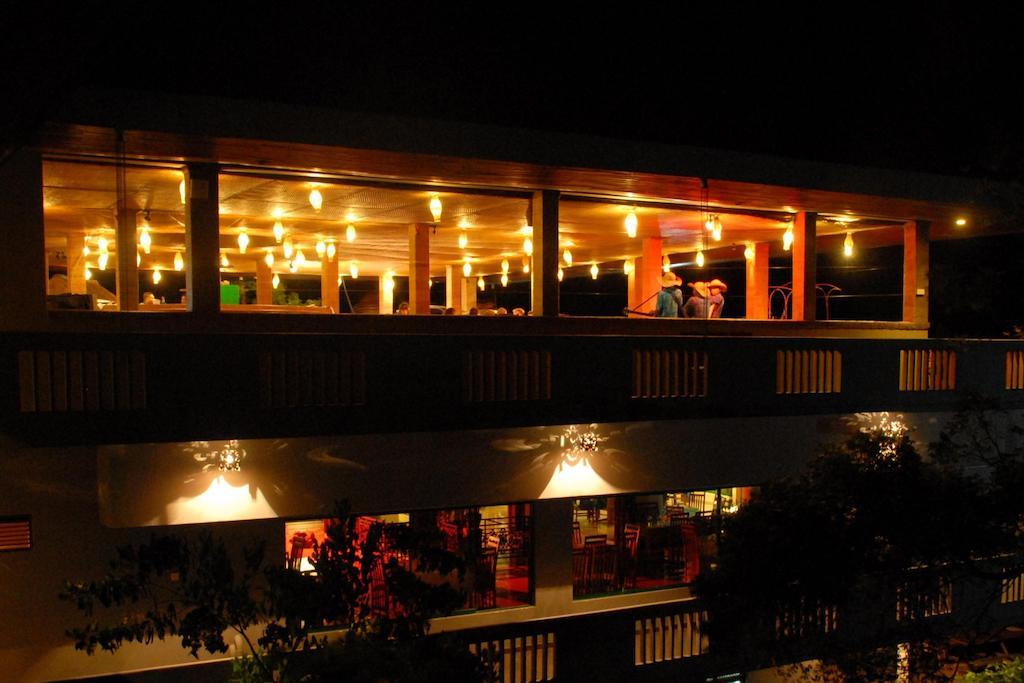 Peacock Beach Hotel ฮัมบานโตตา ภายนอก รูปภาพ
