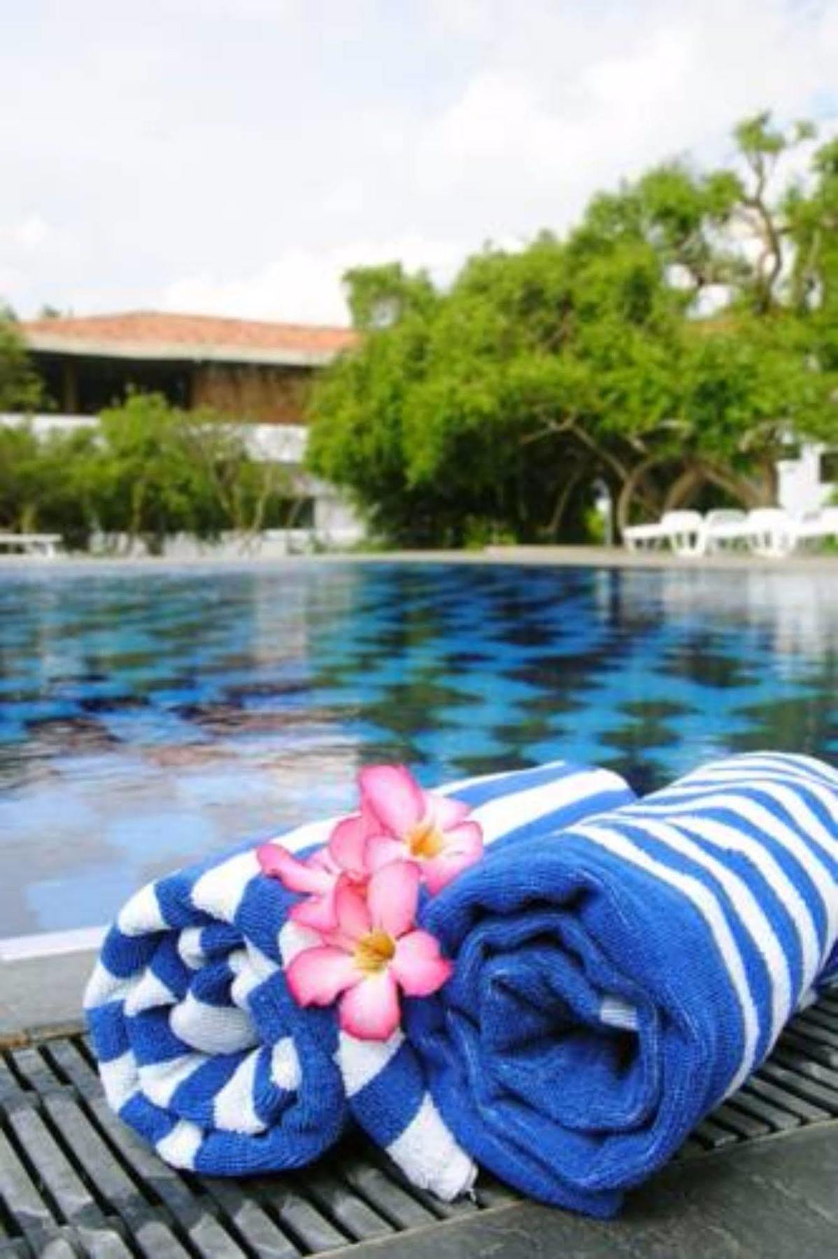 Peacock Beach Hotel ฮัมบานโตตา ภายนอก รูปภาพ